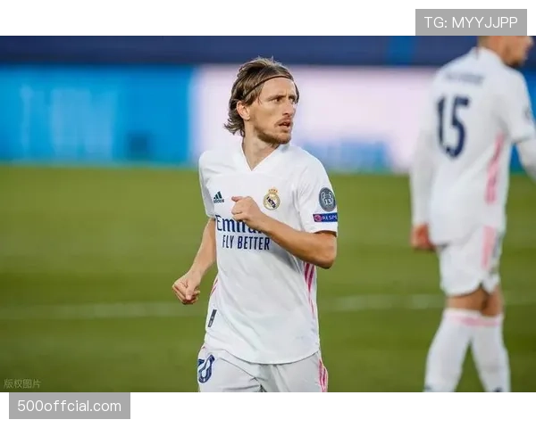 泪洒赛场:39岁的莫德里奇宣布将于赛季末离开皇家马德里