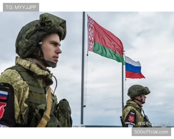 第78分钟,朗斯后卫丹索暴力犯规直红下场,比赛局势突变 第78分钟,朗斯后卫丹索暴力犯规直红下场,比赛局势突变